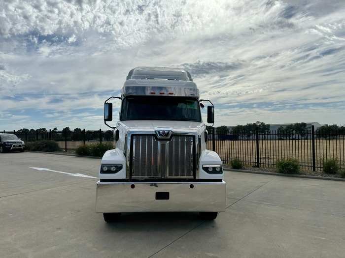 2024 Western Star 48X
