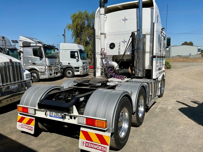 2014 Kenworth K200 Bigcab Isxe5 Recent Hist Seecond $127300+Gst K200 2,8 METRE BIG CAB WHITE