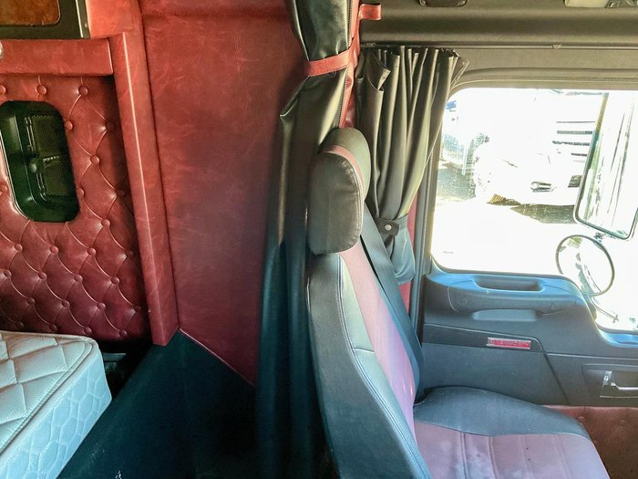 2014 Kenworth K200 Bigcab Isxe5 Recent Hist Seecond $127300+Gst K200 2,8 METRE BIG CAB WHITE
