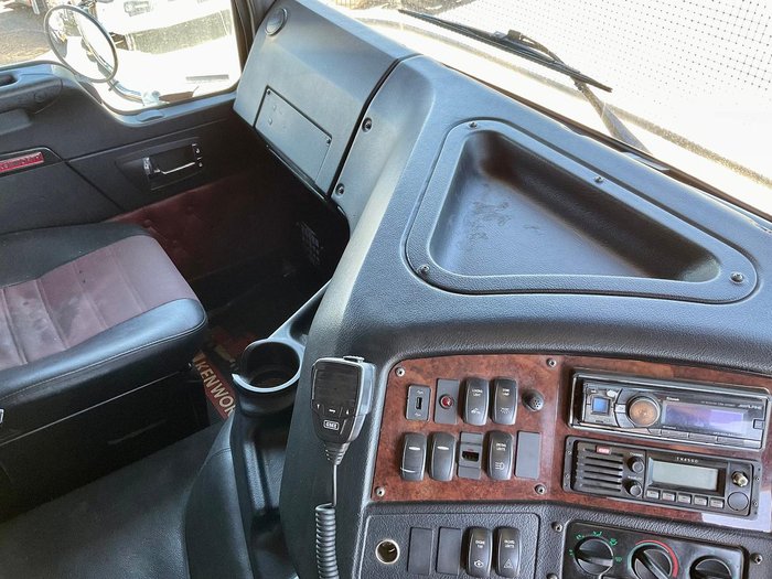 2014 Kenworth K200 Bigcab Isxe5 Recent Hist Seecond $127300+Gst K200 2,8 METRE BIG CAB WHITE