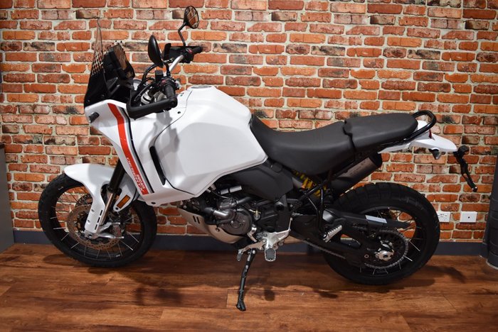 2023 Ducati DESERTX WHITE SILK