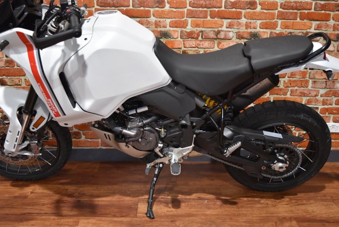 2023 Ducati DESERTX WHITE SILK