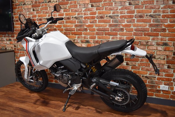 2023 Ducati DESERTX WHITE SILK