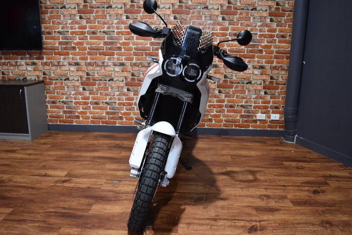 2023 Ducati DESERTX WHITE SILK