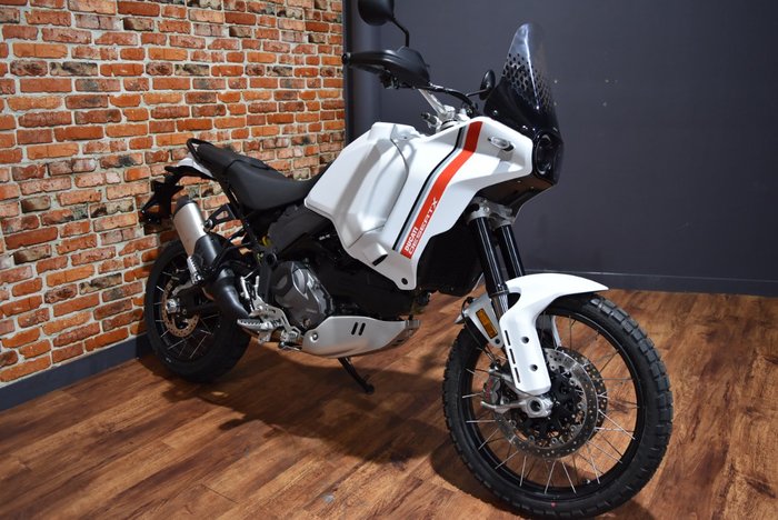 2023 Ducati DESERTX WHITE SILK