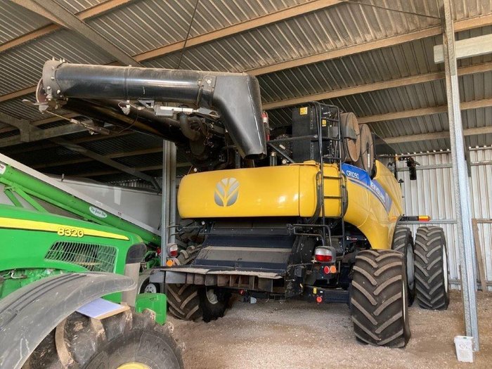 2017 New Holland Cr10.90