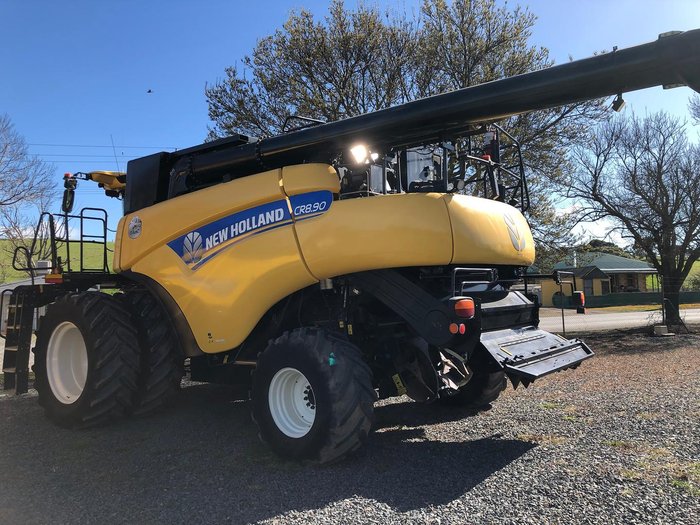 2015 New Holland Cr8.90 Yellow