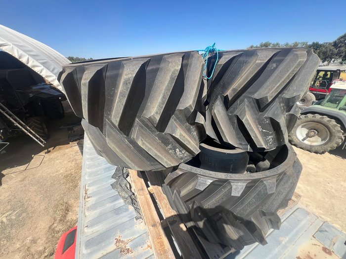 2023 CAMSO 5500 General Ag 30” Tracks