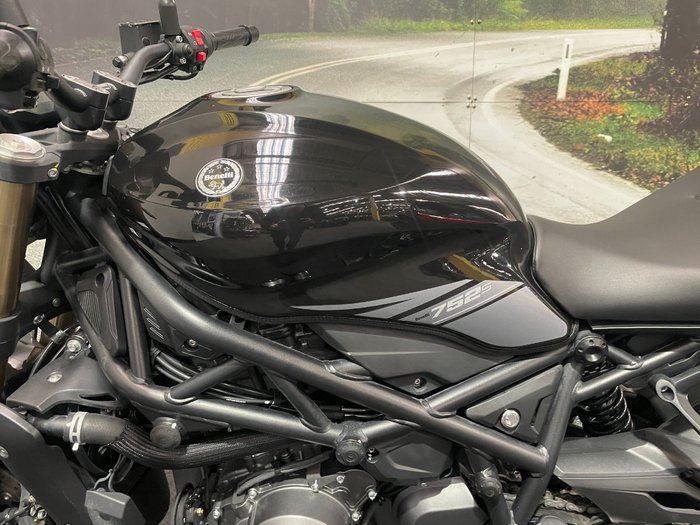 2021 Benelli 2021 Benelli 750CC 752S Road Black