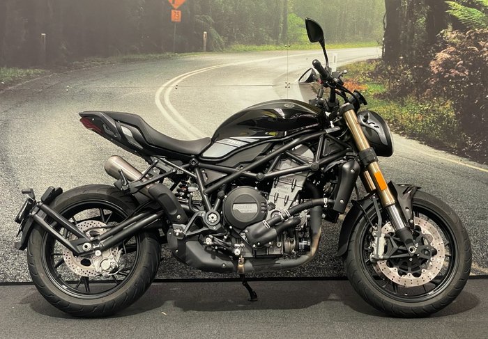 2021 Benelli 2021 Benelli 750CC 752S Road Black