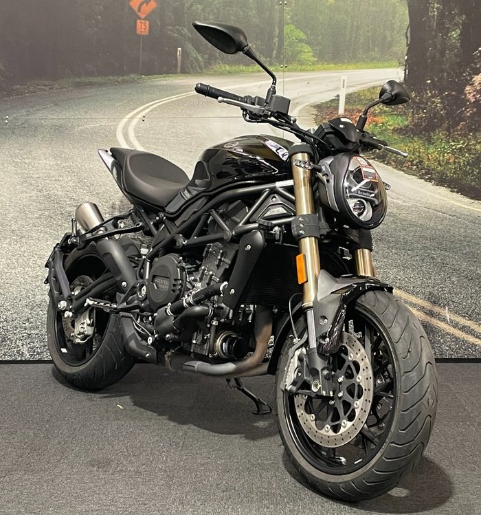 2021 Benelli 2021 Benelli 750CC 752S Road Black
