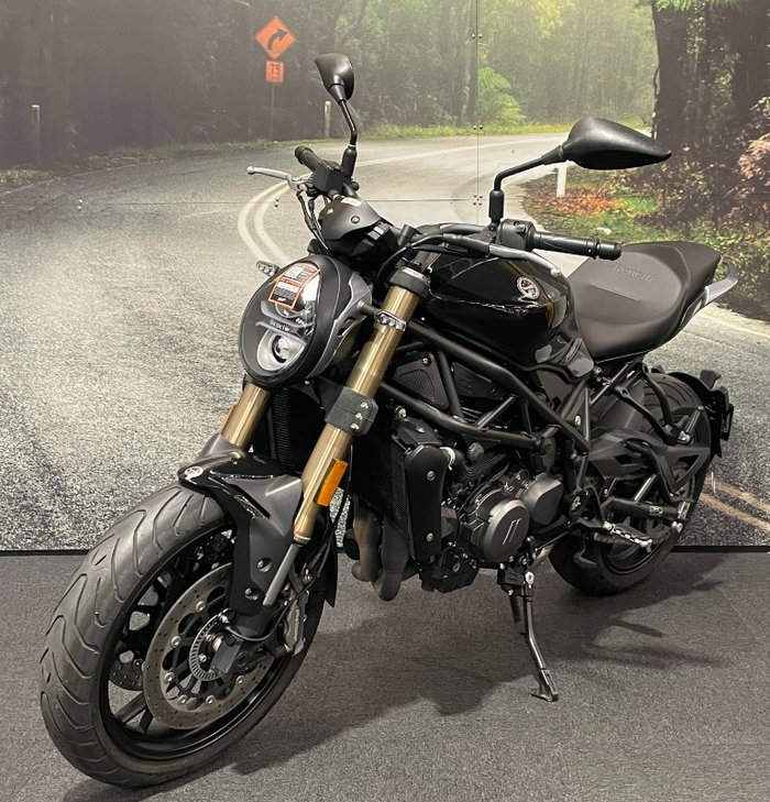 2021 Benelli 2021 Benelli 750CC 752S Road Black