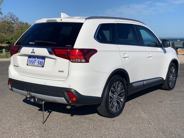 2017 Mitsubishi Outlander LS Safety Pack