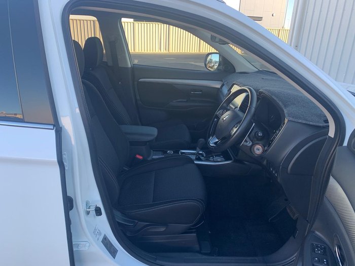 2017 Mitsubishi Outlander LS Safety Pack