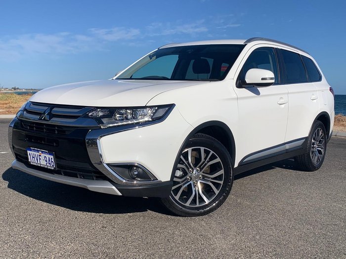 2017 Mitsubishi Outlander LS Safety Pack