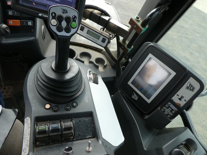 2015 JCB 3230 YELLOW