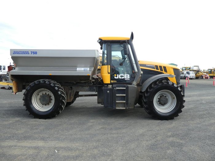 2015 JCB 3230 YELLOW