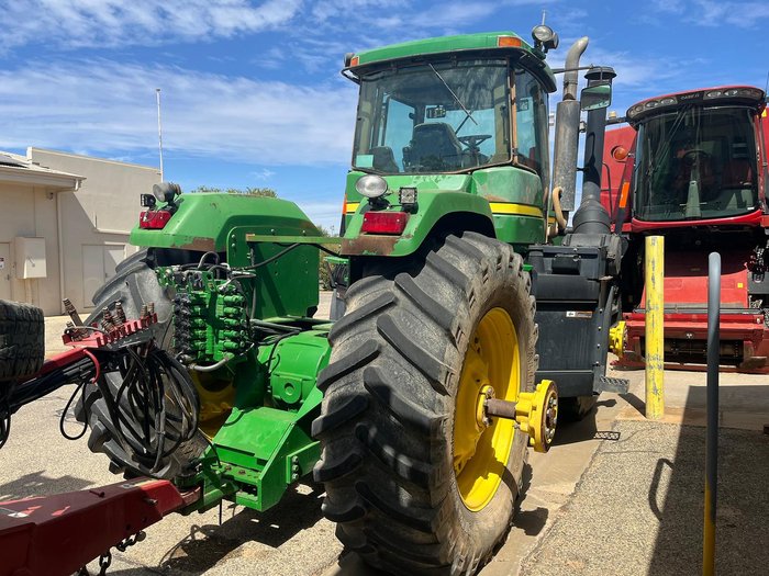 0 John Deere 9220