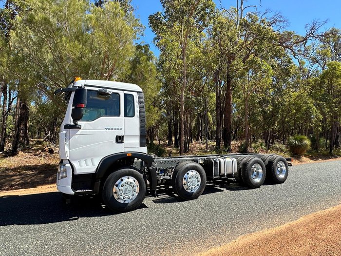 2026 Sinotruk Sitrak T5g 8X4
