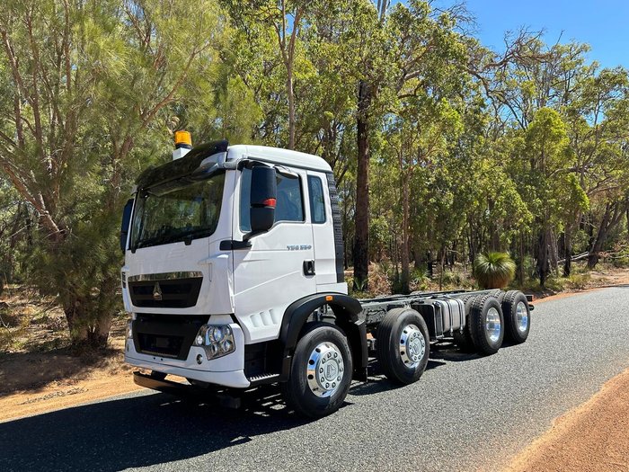 2024 Sinotruk Sitrak T5g 8X4