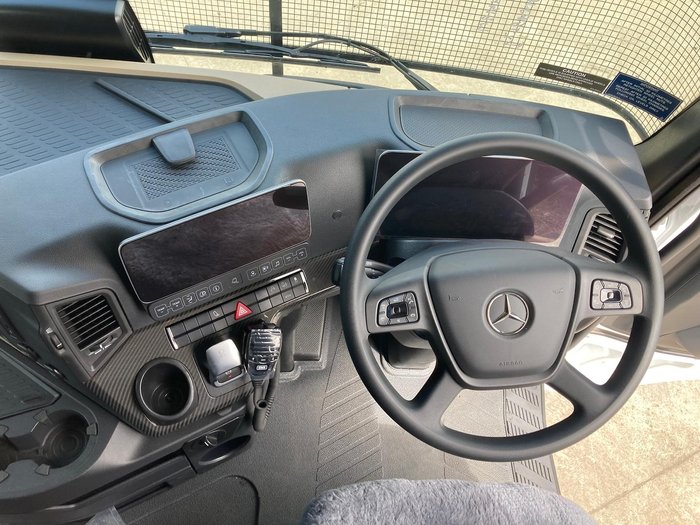 2025 Mercedes-Benz Actros 2663