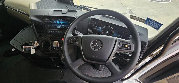 2025 Mercedes-Benz Actros 2663