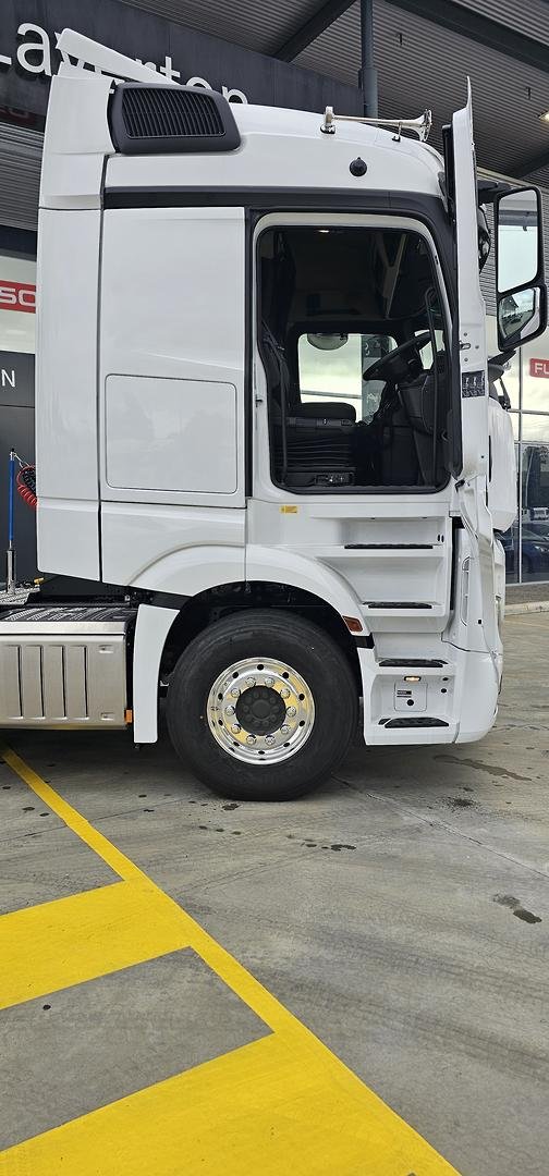 2025 Mercedes-Benz Actros 2663