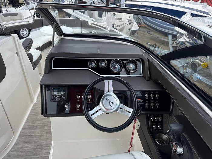 2016 Sea Ray 250 SLX