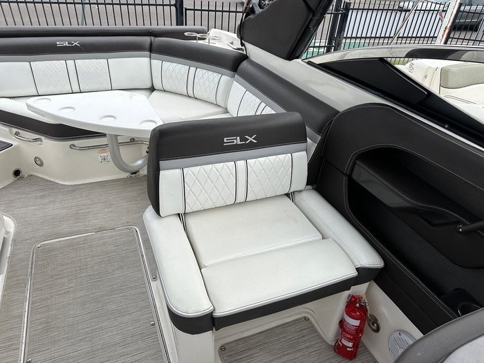 2016 Sea Ray 250 SLX