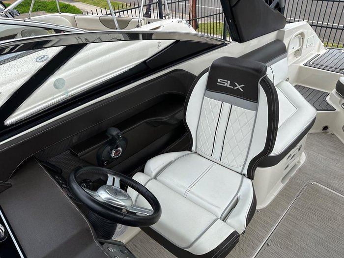 2016 Sea Ray 250 SLX