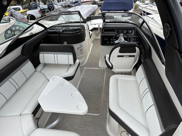 2016 Sea Ray 250 SLX