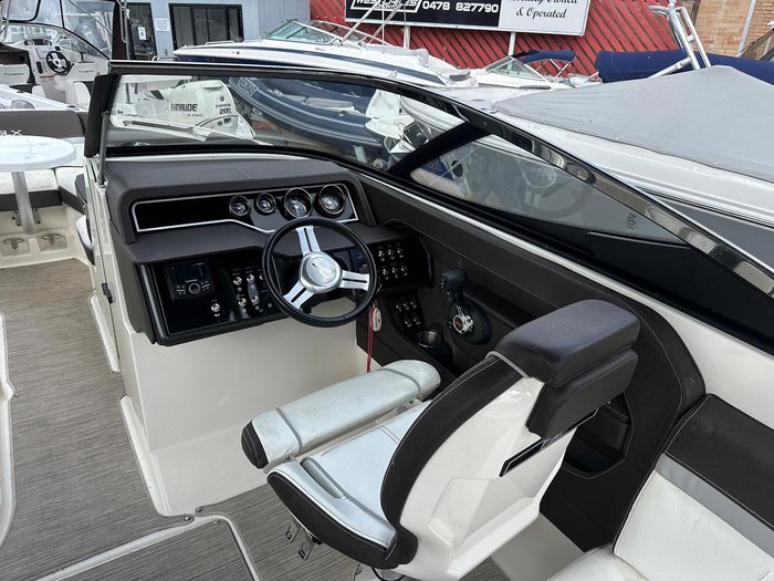 2016 Sea Ray 250 SLX