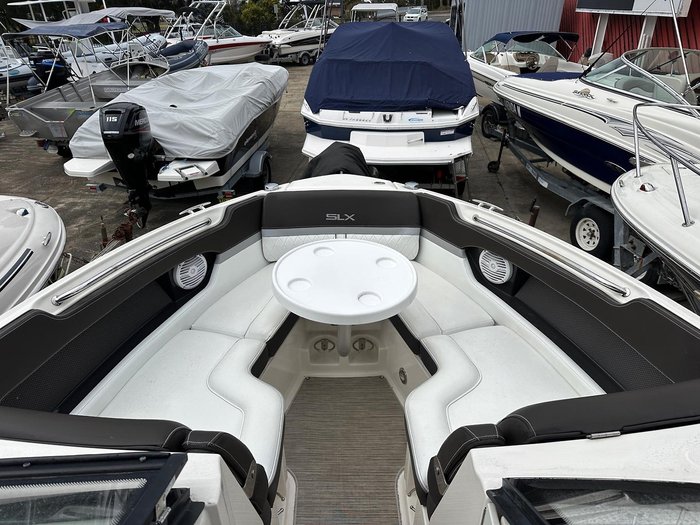 2016 Sea Ray 250 SLX
