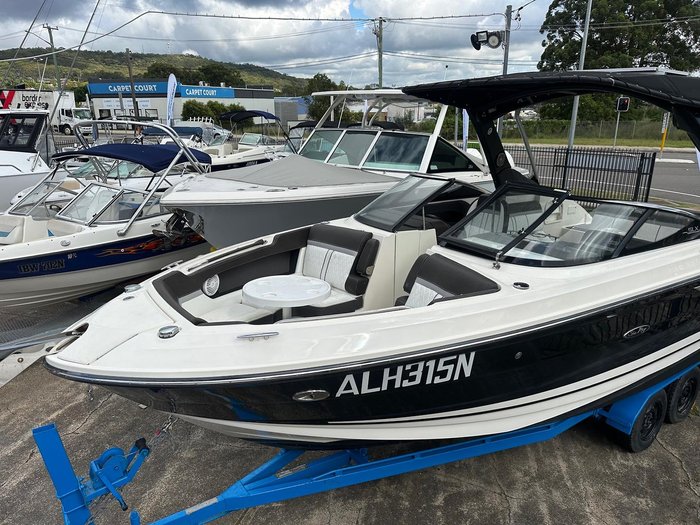 2016 Sea Ray 250 SLX