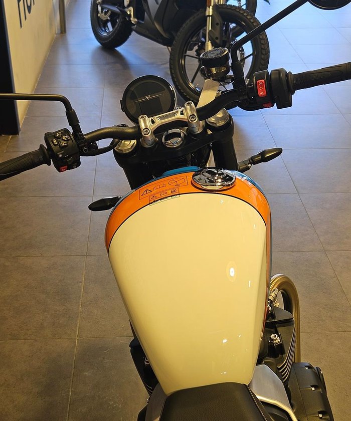 2025 Triumph Speed Twin 900 Speed Twin Orange