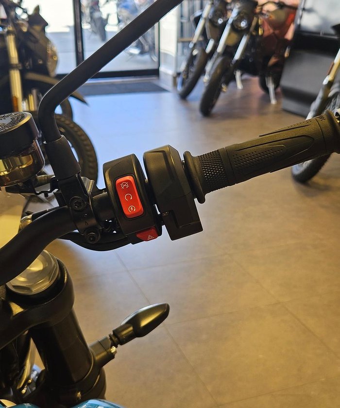 2025 Triumph Speed Twin 900 Speed Twin Orange