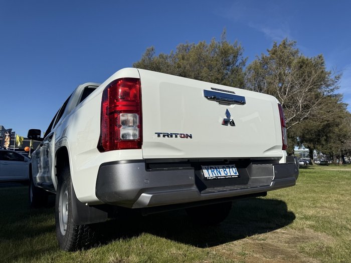 2024 Mitsubishi Triton GLX