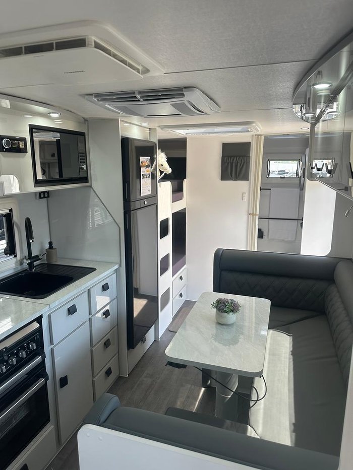 2024 JB Caravans Scorpion Sting 20.8 Rd Family Van Air Bag Susp