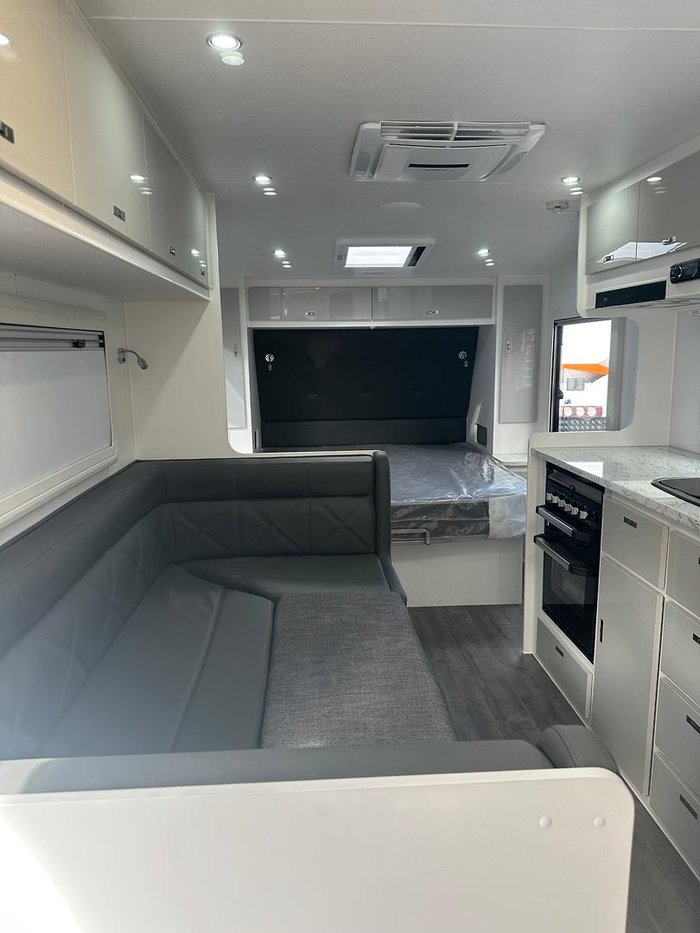 2024 JB Caravans Dirt Roader 2024 - 20*8 Family Van Rear Door