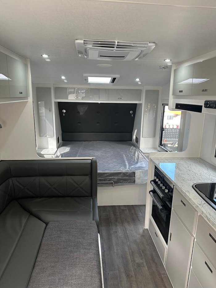 2024 JB Caravans Dirt Roader 2024 - 20*8 Family Van Rear Door