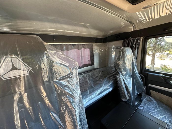 2025 Sinotruk Sitrak C7h 