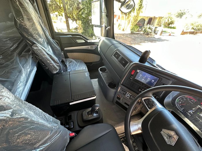 2025 Sinotruk Sitrak C7h 