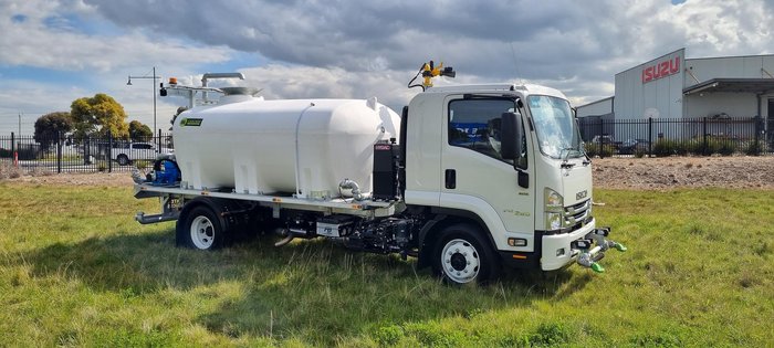 2024 TTi 8000L Cascade Water Truck - Isuzu Fsr 140/260 White
