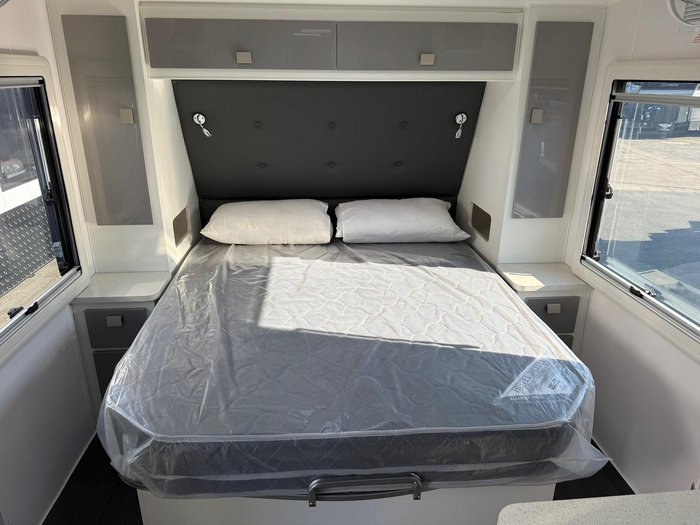 2025 JB Caravans Dirt Roader 22' Family Bunk Van