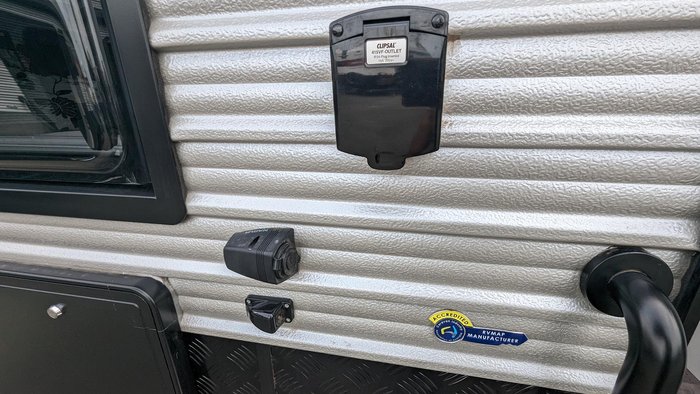 2024 JB Caravans 22' Front Door Family