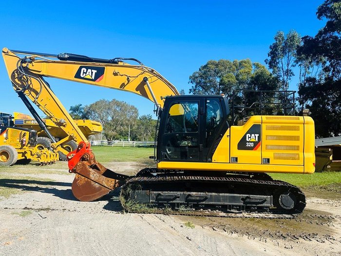 2019 Caterpillar 320