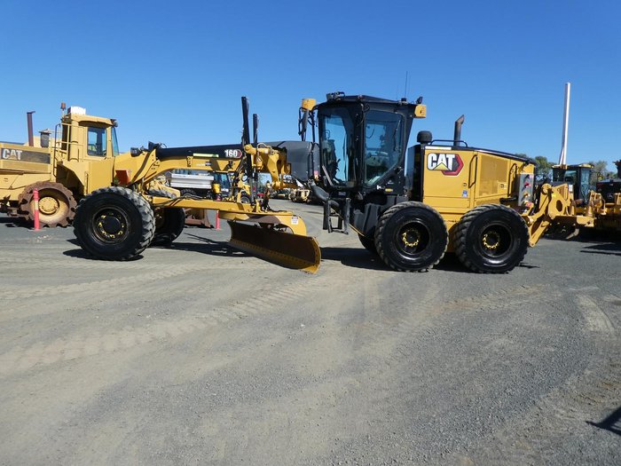 2019 Caterpillar 160