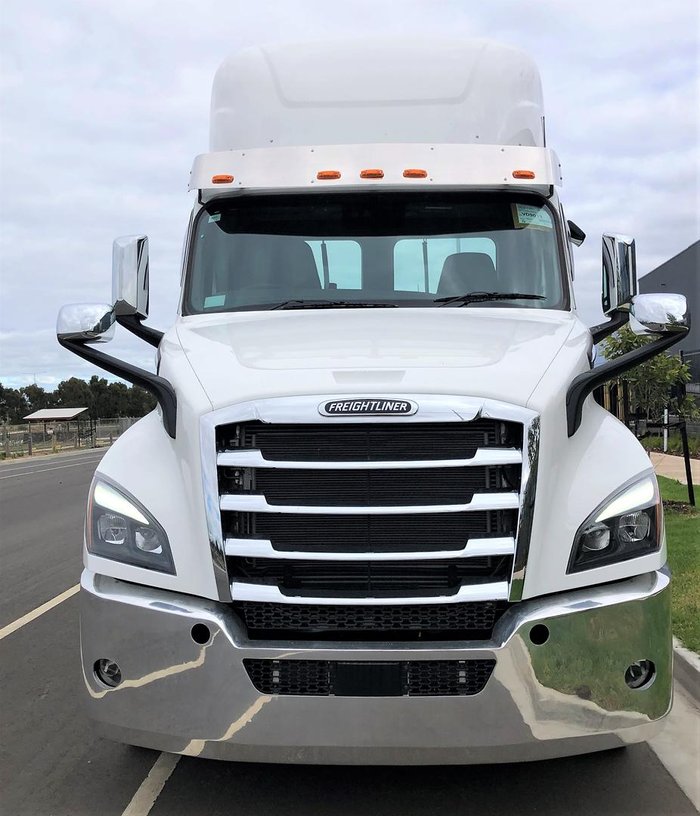 2024 Freightliner Cascadia 126 White