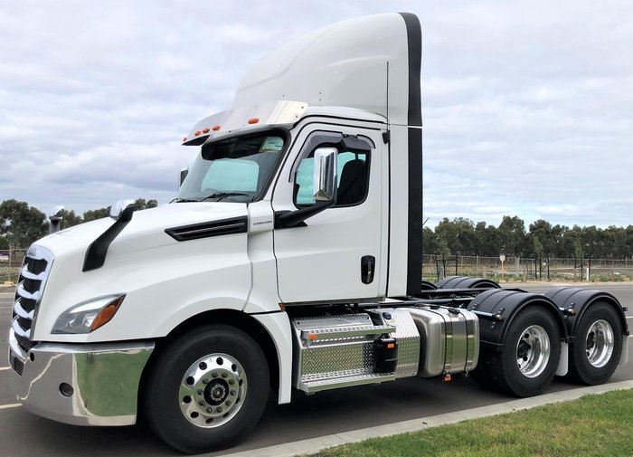 2024 Freightliner Cascadia 126 White