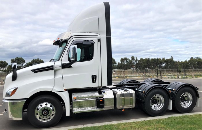 2024 Freightliner Cascadia 126 White